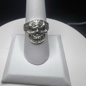 Brand New Silver Skull Ring